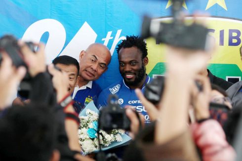 Essien Datang, Aroma Chelsea Makin Kental di Lini Tengah Persib