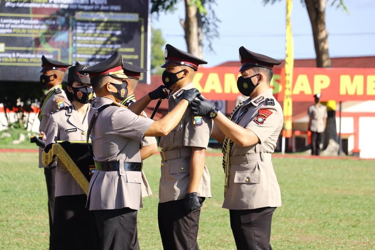 Kapolda Kepri Irjen Pol Aris Budiman menutup secara resmi Pendidikan Pembentukan (Diktub) 293 Personil Bintara Polri tahun 2021.