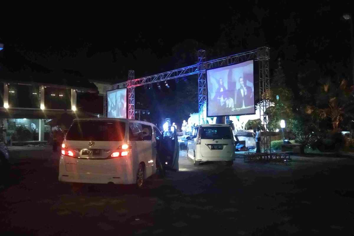 Konser Drive In digelar Disbudpar Kota Salatiga di halaman kantor DPRD Salatiga