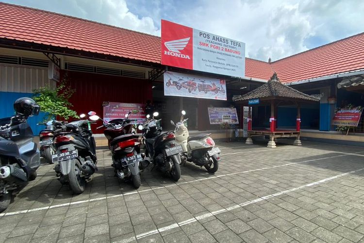 Ada Bengkel Motor Honda di Dalam SMK Badung