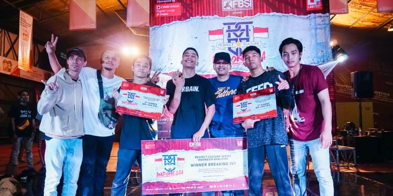 Para pemenang ajang kualifikasi kejuaraan dunia Respect Culture Series 2019 - Road to Taiwan yang digelar FBSI di ajang LawFest 2019 (13/05/2019) di Universitas Atma Jaya, Jakarta.
