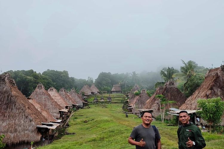 Kampung adat Belaragi di Kecamatan Aimere, Kabupaten Ngada, NTT yang eksotis,.Selasa,.(19/4/2022). (KOMPAS.com/DOK PEMANDU WISATA FLORES-MUHAMMAD.BOEHARTO)