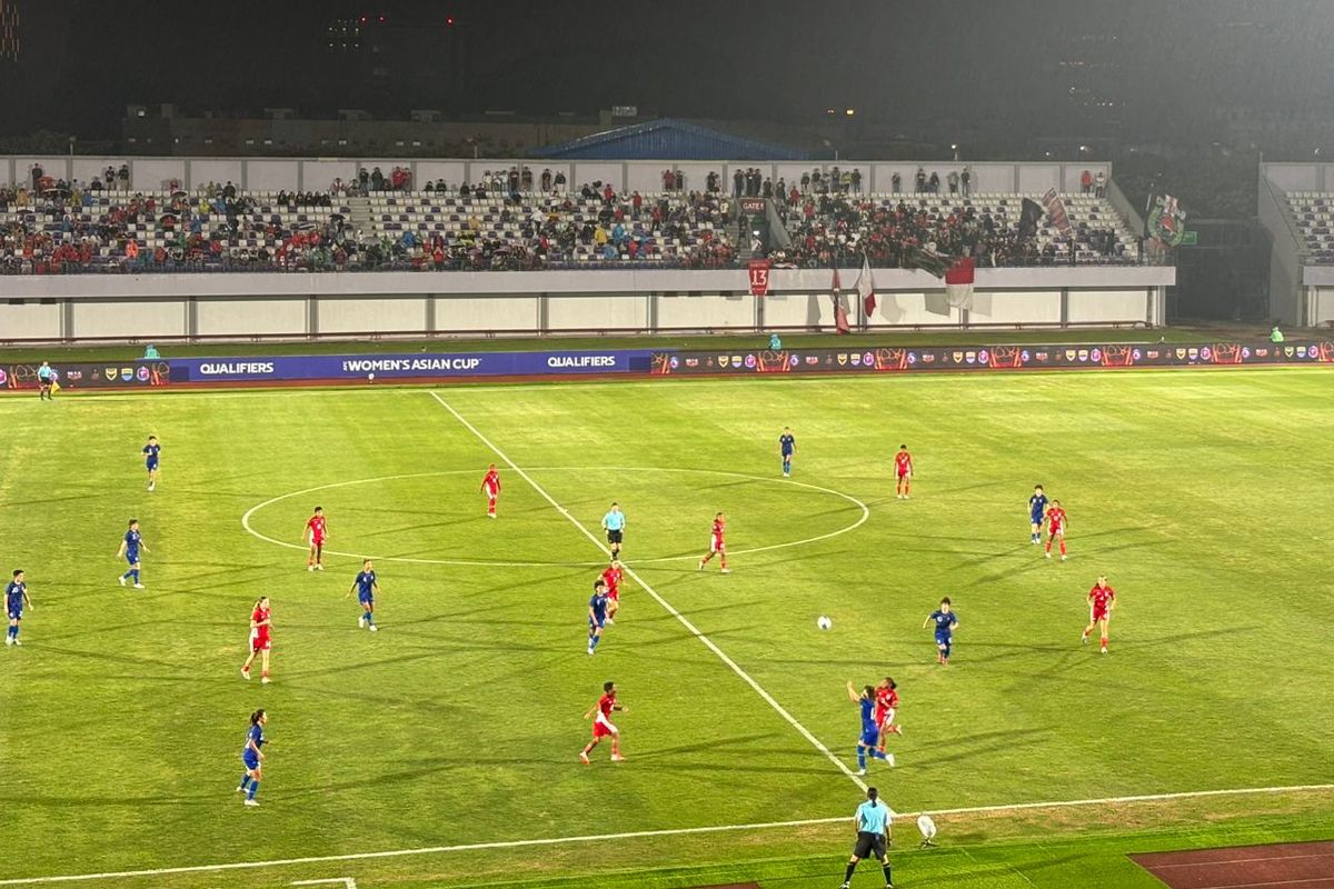 Suasana laga Taiwan vs Timnas Putri Indonesia yang berlangsung pada Sabtu (5/7/2025) malam di Stadion Sport Center Kelapa Dua, Tangerang, mulai pukul 20.00 WIB.
