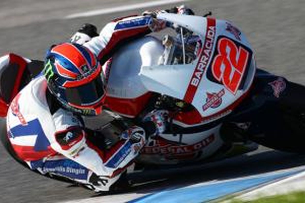 Sam Lowes saat menunggangi Kalex Moto2 bersama tim Ferderal Oil Gresini dalam uji coba resmi di Sirkuit Valencia, Spanyol, 16-17 November 2015.