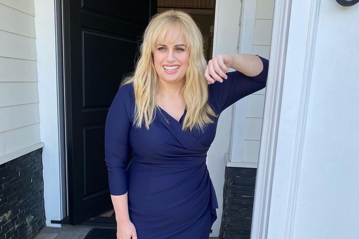 Aktris Rebel Wilson dikabarkan berhasil turun bobot nyaris 20kg karena menjalani Diet Mayr.