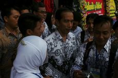 Jokowi Tambah Tunjangan Guru Madrasah Rp 1 Juta