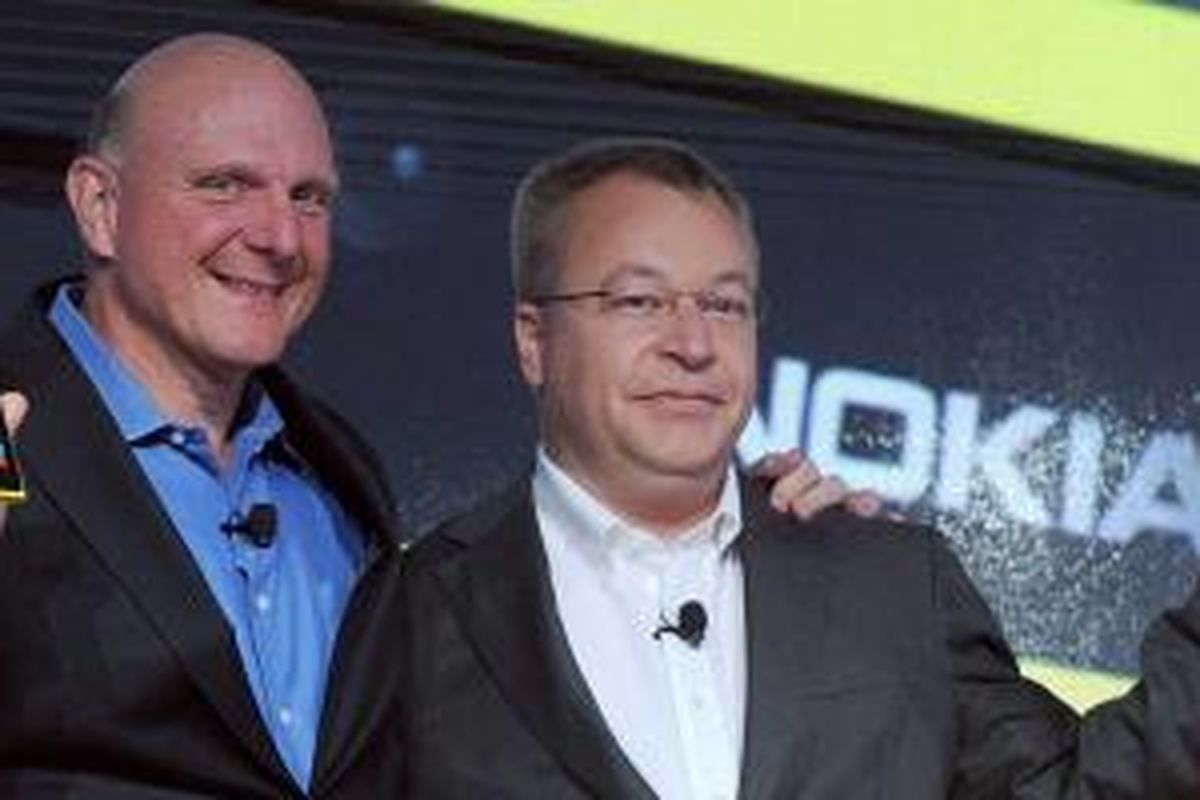 CEO Microsoft Steve Ballmer dan CEO Nokia Stephen Elop