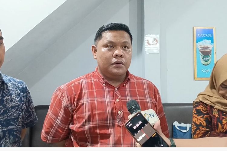 Kepala Bidang Pembinaan SMP Disdik Medan, Oka Zulfani Anhar saat diwawancarai wartawan, Minggu (17/9/2023)