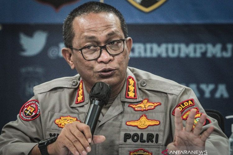 Jakarta Metropolitan Police spokesman Chief Police Commissioner Yusri Yunus at a press briefing on Thursday, (10/12/2020)