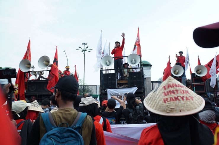 Aksi May Day 2026, Buruh Padati Depan Gedung DPR RI