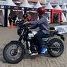 Mencoba Motor Baru Royal Enfield Scram 411 di IIMS 2023