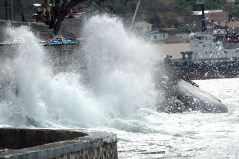 Peneliti Perkirakan Tinggi Ombak Pantai Naik 2 Kali Lipat Pada 2100