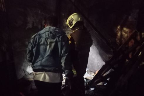 Bengkel Mebel di Duren Sawit Hangus Terbakar akibat Petasan Kena Tumpukan Serutan Kayu