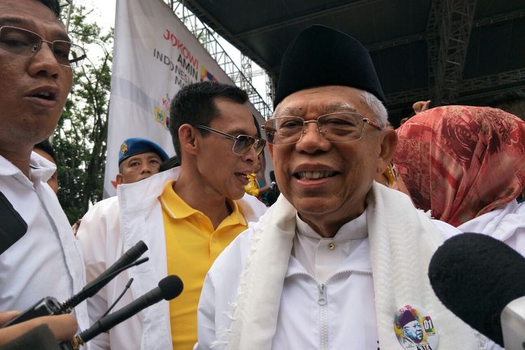 Calon wakil presiden nomor urut 01 Maruf Amin usai berkampanye di Lapangan Ciampea, Kabupaten Bogor, Jumat (5/4/2019). 