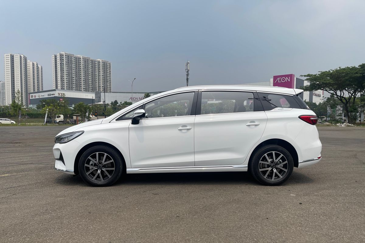 Test drive BYD M6