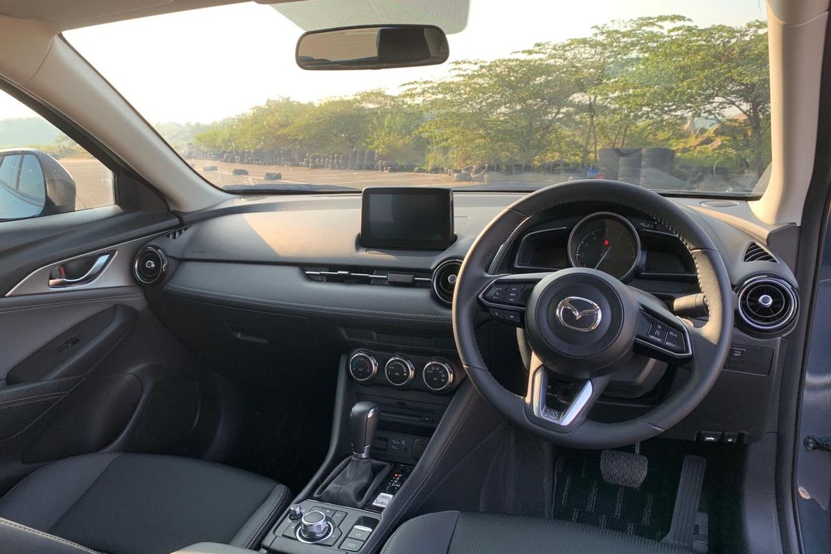 Desain interior dan dasbor Mazda CX-3