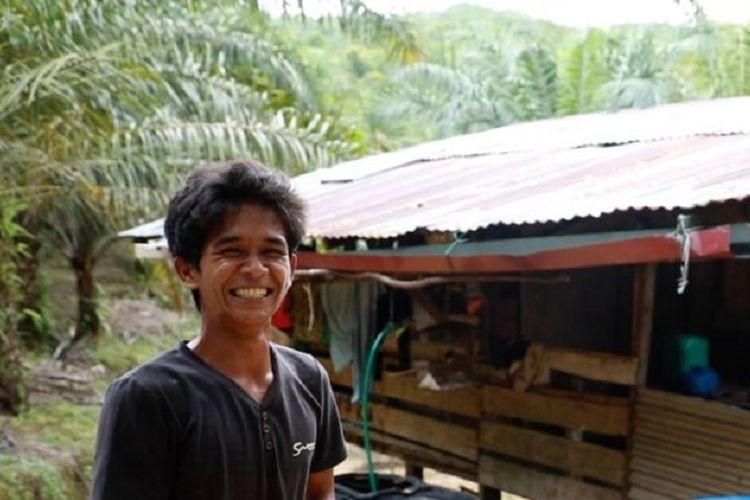 Iwan Nursyah, Warga Negara Indonesia (WNI) yang bekerja di perkebunan kelapa sawit di Sabah, Malaysia.