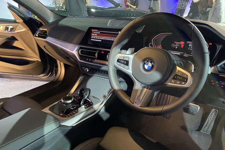 The New 4 BMW 430i Coupe interior