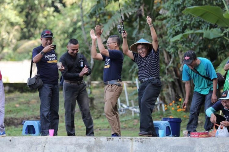 UGM menyelenggarakan Mancing Bareng  UGM dengan Wartawan pada Minggu pagi (7/4) di Pusat Inovasi Agro Teknologi (PIAT) UGM. 