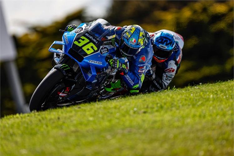 Joan Mir saat latihan bebas di sirkuit Phillip Island