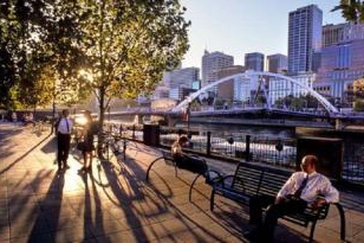 Melbourne, Australia, terpilih sebagai kota paling layak huni di dunia berdasarkan keunggulan pada 30 faktor yang dikelompokkan menjadi lima kriteria; stabilitas, kesehatan, budaya dan lingkungan, pendidikan dan infrastruktur.