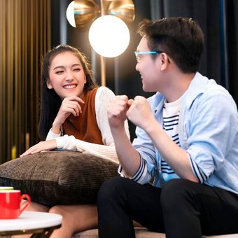 Ilustrasi kencan pertama. 