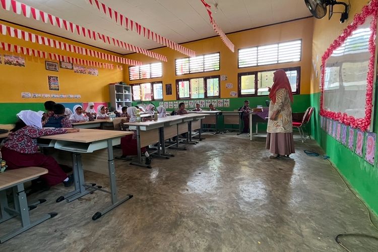 Jerat Ketidakpastian Guru Honorer di Padang: Belasan Tahun Menanti PPPK, Kini Harap-Harap Cemas Skema Penggajian