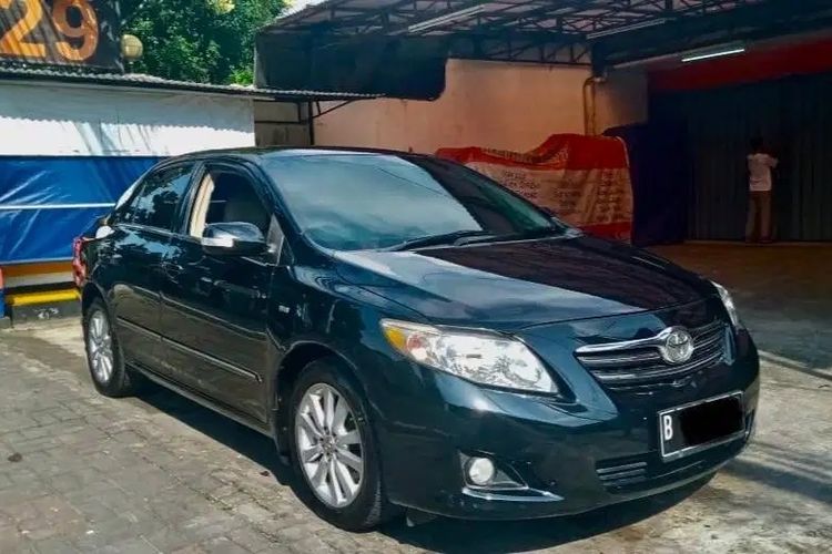 Ilustrasi Toyota Corolla Altis generasi kedua