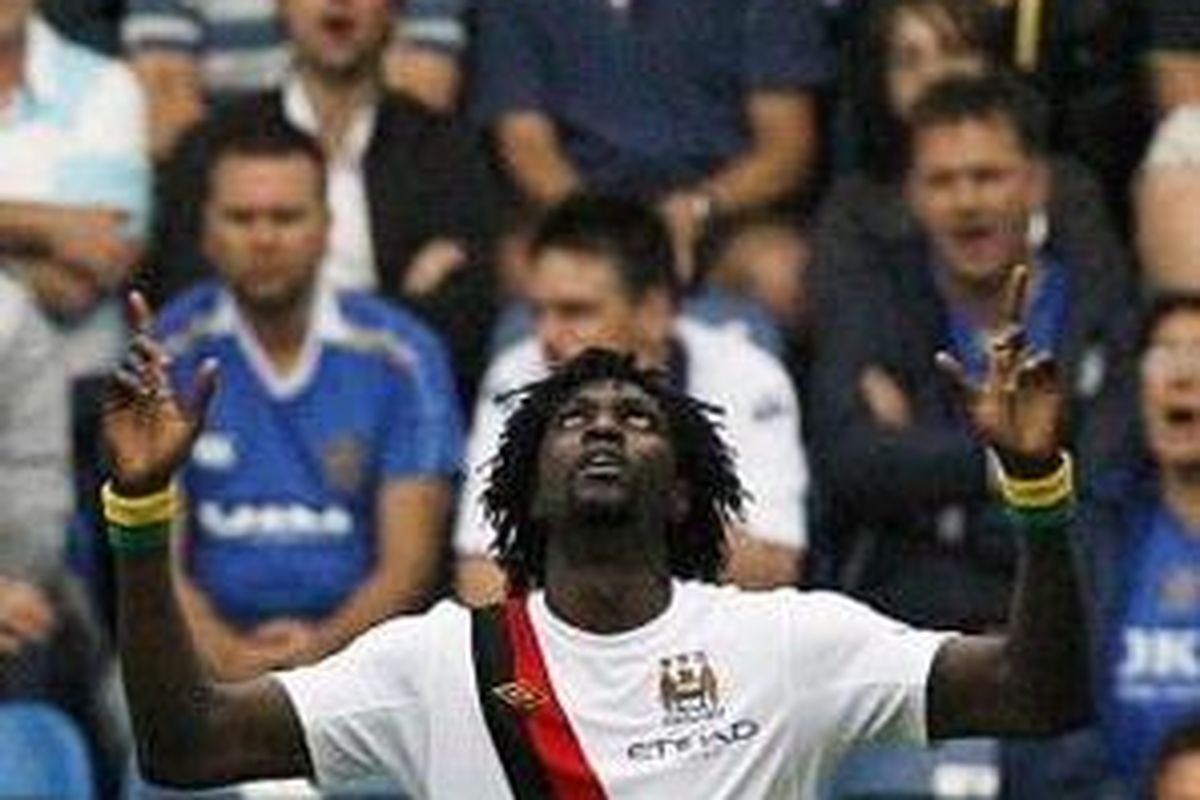 Emmanuel Adebayor makin setia kepada Manchester City karena penggemar mencintainya.