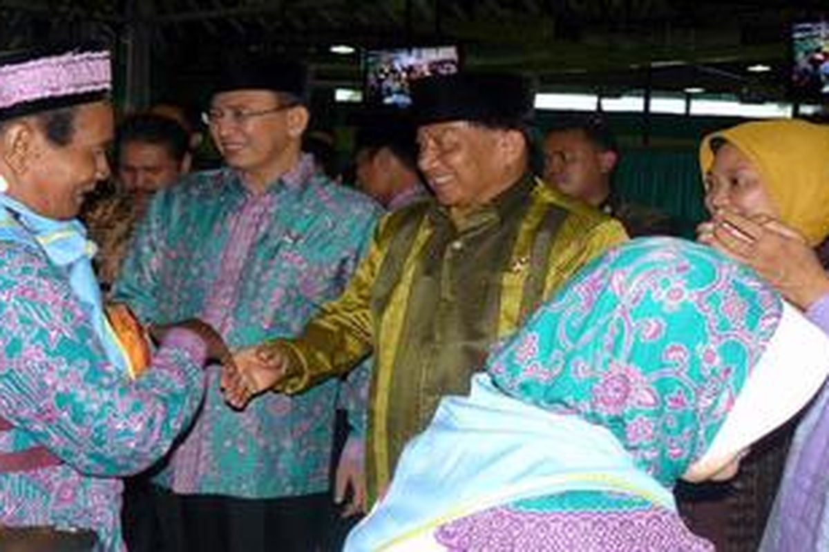 Pelepasan kloter satu jamaah haji 2012, di Terminal III Bandara Soekarno Hatta, Cengkareng, Jumat (21/9/2012).  