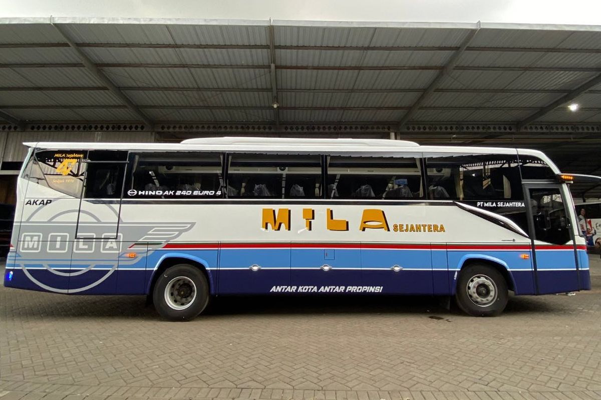 Bus baru milik Akas Mila pakai livery vintage
