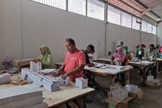 H-43 Pemilu 2024, KPU Jakarta Timur Sudah Sortir-Lipat 566.500 Surat Suara