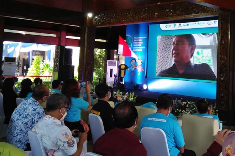 Menteri Kesehatan Budi G. Sadikin saat memberikan sambutan secara virtual pada acara yang digelar di pendopo Kabupaten Gresik, Selasa (22/6/2021).