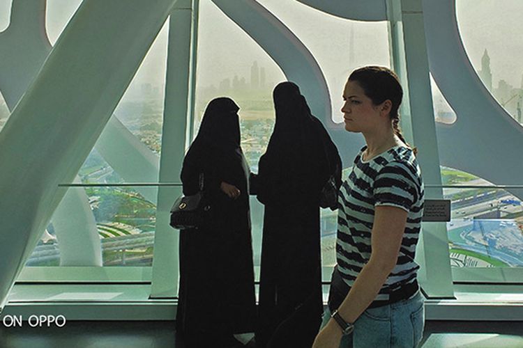 Masyarakat dunia di dalam Dubai. Difoto dengan Oppo R17 Pro.