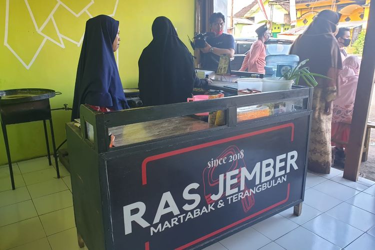 Salah satu usaha nasabah bank wakaf mikro al azhar Jember yang mulai berkembang memanfaatkan modal tanpa bungan dan agunan