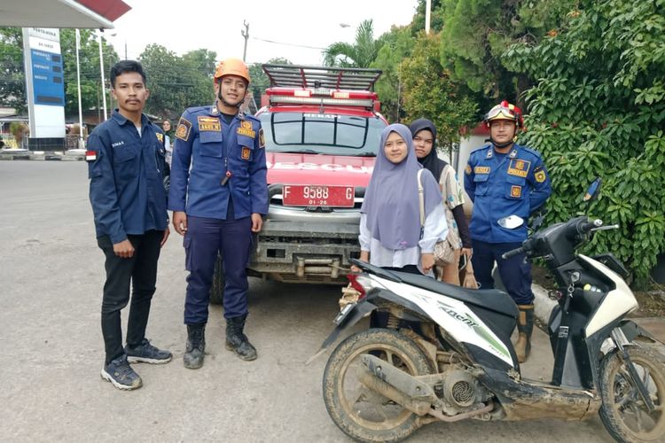 Dua perempuan di Bogor teresesat ke tengah gunung saat mengikuti Google Maps. 
