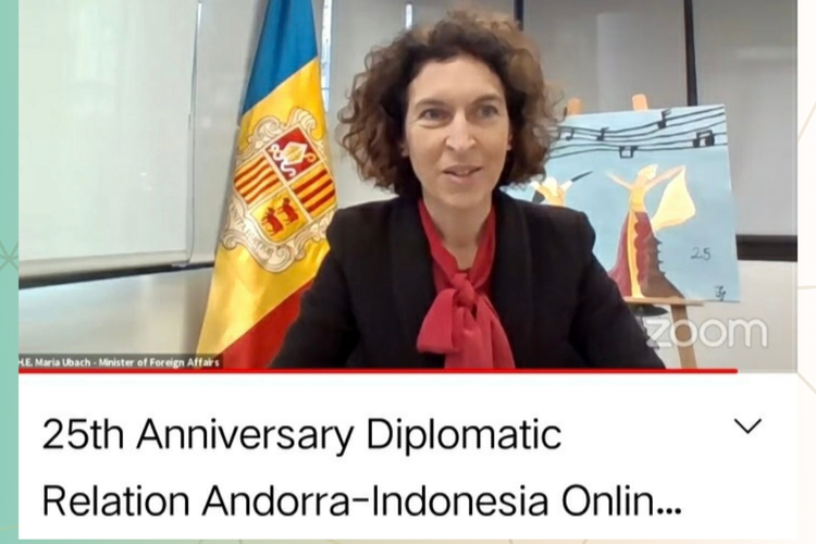 Menteri Luar Negeri Andorra Maria Ubach Font berpidato dalam peringatan 25 tahun bubungan bilateral Indonesia dan Andorra.