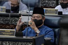 Ratusan Orang Gelar Aksi Dukungan untuk Muhyiddin Yassin, Teriak 