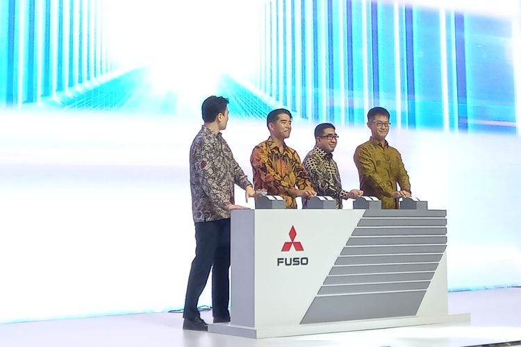 PT Krama Yudha Tiga Berlian Motors (KTB) di GIIAS 2022