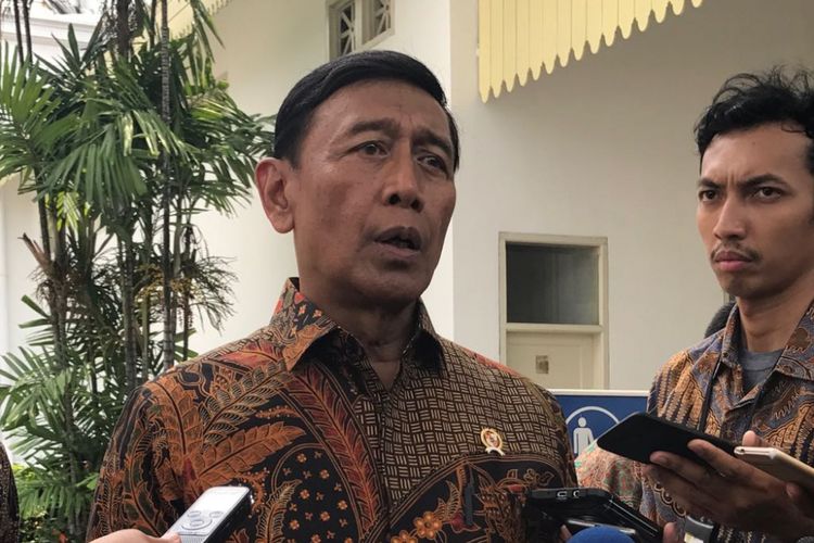 Menteri Koordinator Politik Hukum dan Keamanan Wiranto.