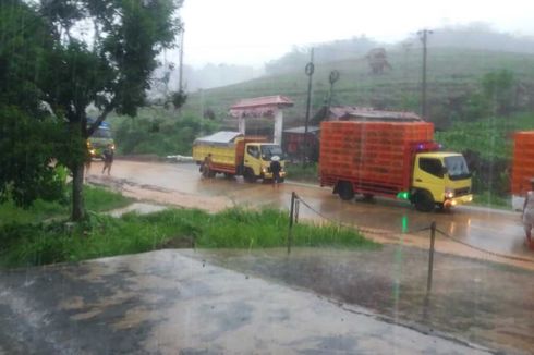 Banjir Lumpur di 3 Titik Jalur Selatan Cilacap, Lalu Lintas Bandung-Yogyakarta Tersendat
