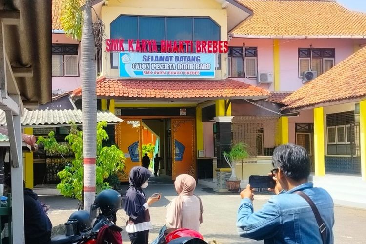 Tak Mampu Bayar Tunggakan Rp 3,6 Juta, Ijazah Alumni SMK di Brebes Tertahan 6 Tahun