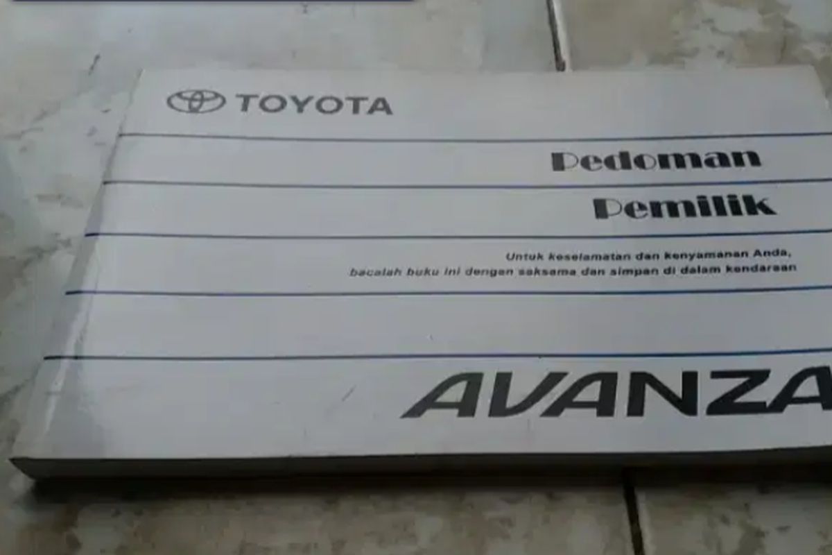 Buku pedoman pemilik Toyota Avanza 2004