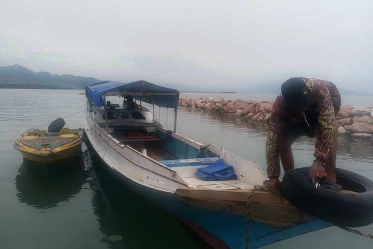 Mereka Menyebutnya “Ojek Laut”...