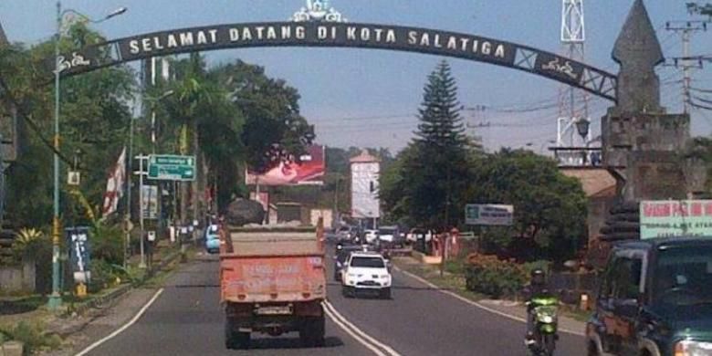 Gerbang Kota Salatiga, Jawa Tengah.