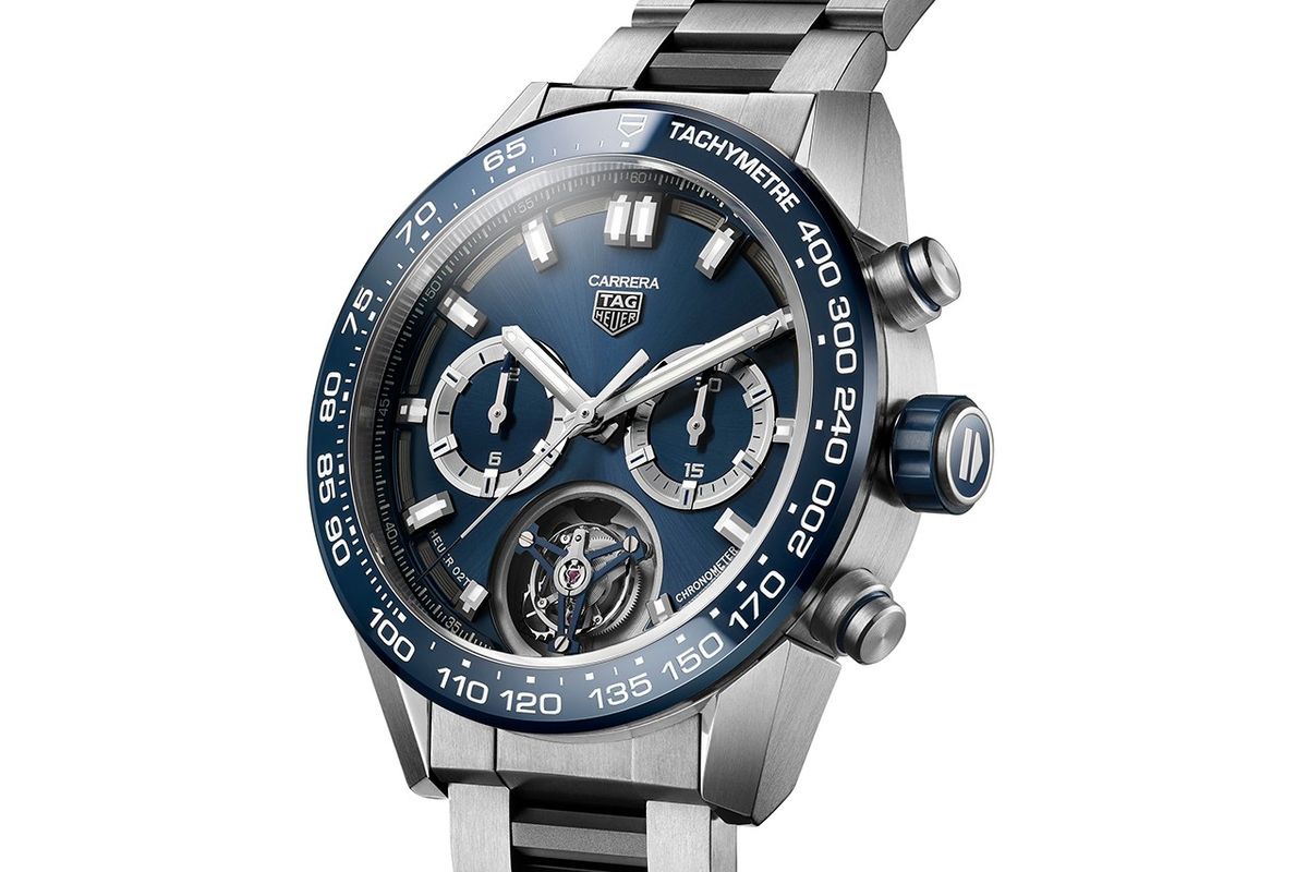 TAG Heuer Carrera Heuer 02T edisi terbatas warna biru dengan bahan titanium