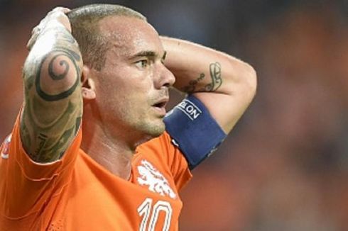 Penampilan Sneijder Gempal Pascagantung Sepatu