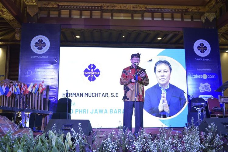 Dinas Pariwisata dan Kebudayaan (Disparbud) bersama Persatuan Hotel dan Restoran Indonesia (PHRI) Jawa Barat melakukan direct promotion untuk menggenjot kunjungan turis ke Jabar di Hotel Sultan, Jakarta, Kamis (25/5/2023).
