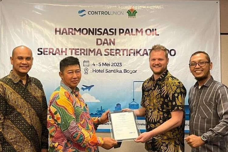Kebun dan pabrik kelapa sawit Sosa, milik PTPN 4 meraih sertifikat ISPO dari Control Union, Rabu (10/5/2023). 