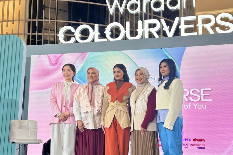 Rahasia Amanda Rawles Tampil Percaya Diri Eksolplorasi Warna Makeup